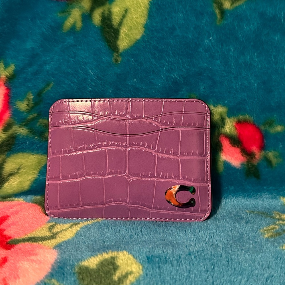 Coach Wavy Card Case Purple Croc Embossed
Coachtopia Leather Slim CT386